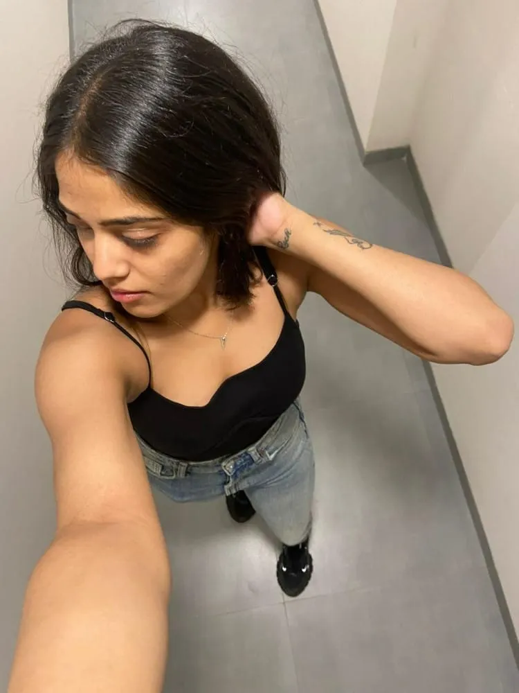 Aaravi - Gurgaon escort profile